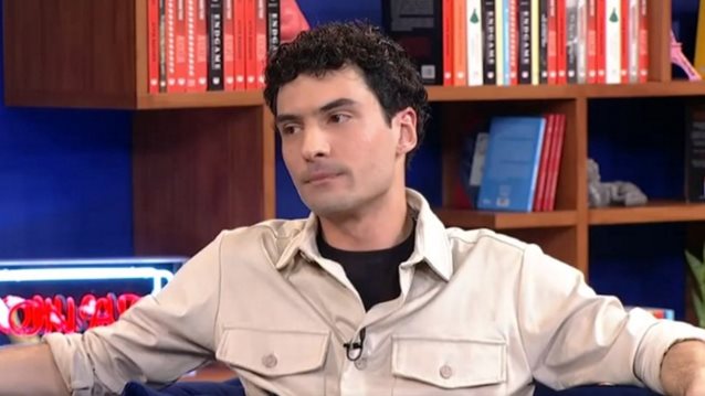 Ο Δημήτρης Τσίκλης για το gay φιλί στις "Άγριες Μέλισσες"