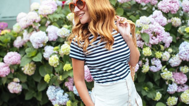 10 φορέματα που μπορείς να αγοράσεις στις καλοκαιρινές εκπτώσεις αλλά θα φορέσεις και το φθινόπωρο