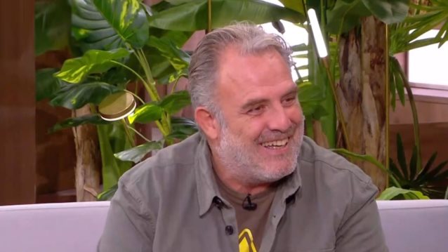 Πασχάλης Τσαρούχας | Έδωσε στην &quot;Ελένη&quot; ένα spoiler για τη &quot;Γη της Ελιάς&quot; που θα συζητηθεί