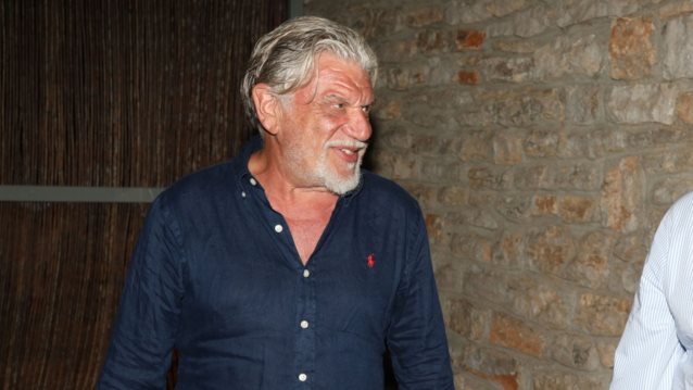 Ο Γιάννης Βούρος σε σπάνια φωτογραφικά στιγμιότυπα με τη σύζυγό του, Λένα Κώνστα