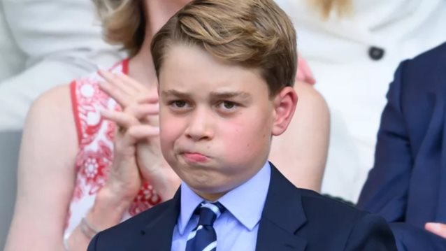 Τι σχολιάζουν οι βασιλικοί θαυμαστές στο νέο γενέθλιο πορτρέτο του πρίγκιπα George;