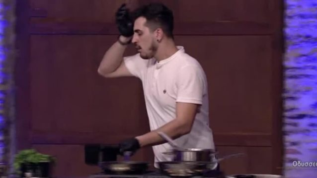MasterChef | Ξέχασε να ψήσει το ψάρι και τέθηκε αυτομάτως εκτός
