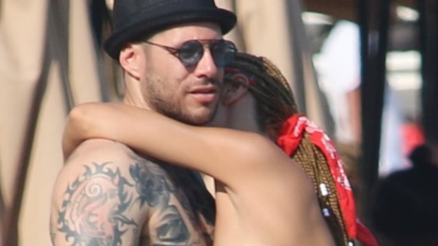 Πάρις Κασιδόκωστας &amp; Τάμτα: Δεν κρύβουν τον έρωτά τους: Τα τρυφερά στιγμιότυπα στην παραλία