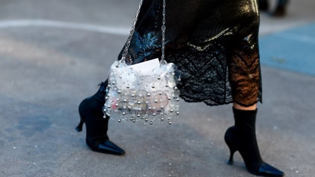 Kitten heel μποτάκια: 10 stylish επιλογές για να φορέσεις φέτος τον χειμώνα
