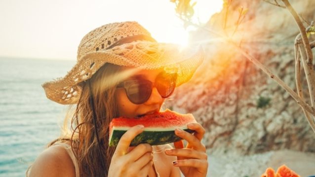 Τα 15 καλύτερα σνακ για την παραλία: Υγιεινά και χαμηλά σε θερμίδες