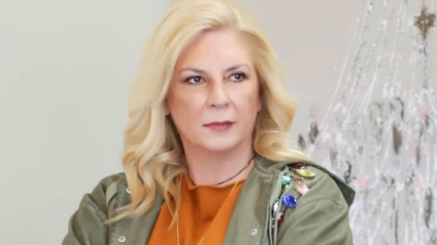 Δήμητρα Λιάνη Παπανδρέου: Αγνώριστη με a la garconne μαλλιά και 80s χτένισμα
