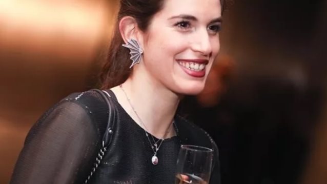 Η Αναστασία Καίσαρη σε σπάνια κοσμική εμφάνιση | Το chic σύνολο που επέλεξε