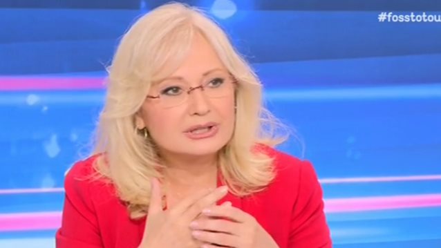 Η Αγγελική Νικολούλη ξεκαθαρίζει την αλήθεια για το κόκκινο σακάκι: Ξέρει τον δολοφόνο όταν φορά κόκκινα;