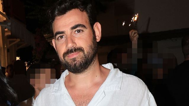 Ο Νίκος Πολυδερόπουλος σε σπάνια εμφάνιση μαζί με τη σύντροφό του