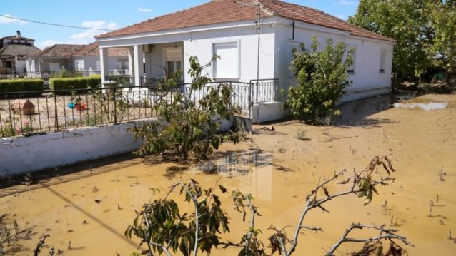 Η Θεσσαλία στις λάσπες: 36 χωριά χωρίς πρόσβαση - Θα χρειαστούν μέρες για να ξανανοίξει η Εθνική Οδός