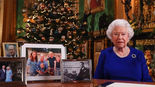 H εντυπωσιακή διακόσμηση του κάστρου του Windsor για τα Χριστούγεννα