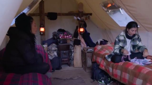 Έντονος εκνευρισμός στη Φάρμα για τη συμπεριφορά του Φίλιππου: &quot;Αν κατέβει από αρχηγός, την έβαψε!&quot;