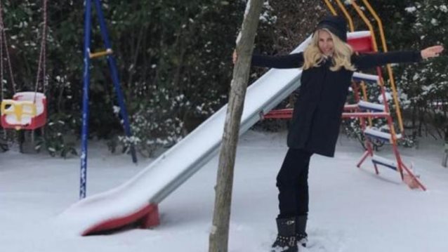 Ελένη Μενεγάκη: Στα χιόνια, λίγο πριν την εκπομπή: Φωτογραφίες