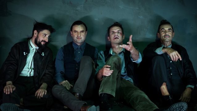 &quot;O Πουπουλένιος&quot; του Μάρτιν ΜακΝτόνα έρχεται αυτόν τον χειμώνα στο Σύγχρονο Θέατρο