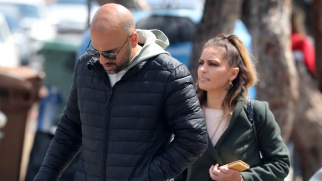 Η Ειρήνη Μερκούρη σε σπάνια paparazzi στιγμιότυπα με τον σύζυγό της