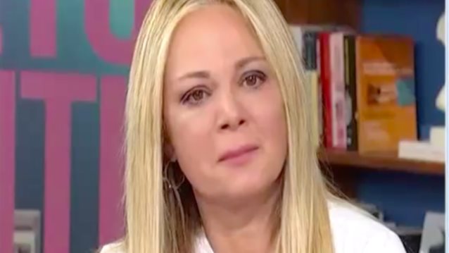 Συγκινήθηκε στον αέρα του Στούντιο 4 η Νάνσυ Ζαμπέτογλου: "Μπορείτε να με βγάλετε λίγο από το πλάνο;"