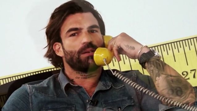 Δημήτρης Αλεξάνδρου: «Οι μεγαλύτερες προσέχουν περισσότερο τον εαυτό τους, σπαταλούν χρόνο εξίσου και για το μυαλό τους»