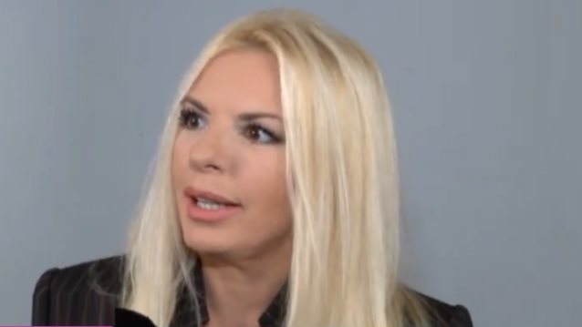 Αννίτα Πάνια: Ο τίτλος της νέας της εκπομπής στο Open &amp; η αντίδρασή της για τις παπαράτσι φωτογραφίες με τον γιο της