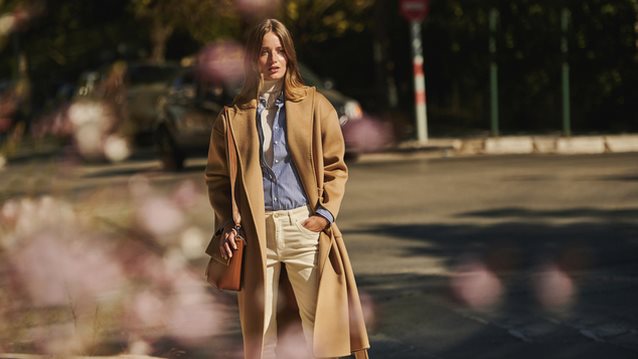 10 εμβληματικά κομμάτια για την πιο κομψή και διαχρονική γκαρνταρόμπα