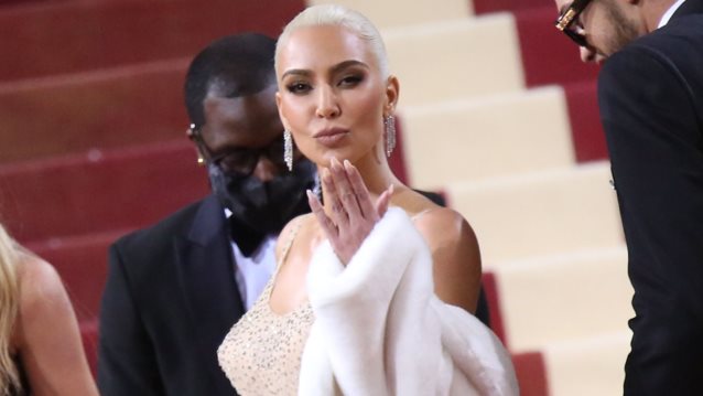 7 κιλά σε 3 εβδομάδες: Η ακραία δίαιτα της Kim Kardashian για τη λαμπερή της εμφάνιση στο Μet Gala
