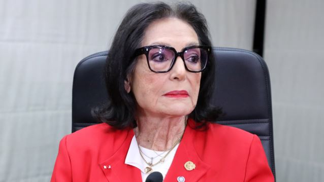 Η Νάνα Μούσχουρη ξεκαθαρίζει την πρόσφατη δήλωση: "Δεν είμαι άρρωστη, έχω ακόμα όνειρα"