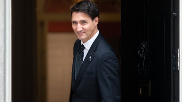 Justin Trudeau | Ο Πρωθυπουργός του Καναδά είδε την ταινία &quot;Barbie&quot; με το κατάλληλο outfit