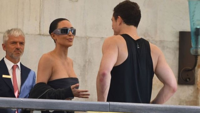 Solo στη Βενετία o Orlando Bloom | Η hot συνάντηση με την Kim Kardashian