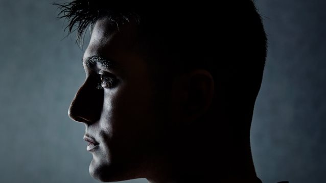 Ο Γιώργος Κακοσαίος παρουσιάζει το καινούργιο του τραγούδι &quot;Σήκω Καρδιά Μου&quot;