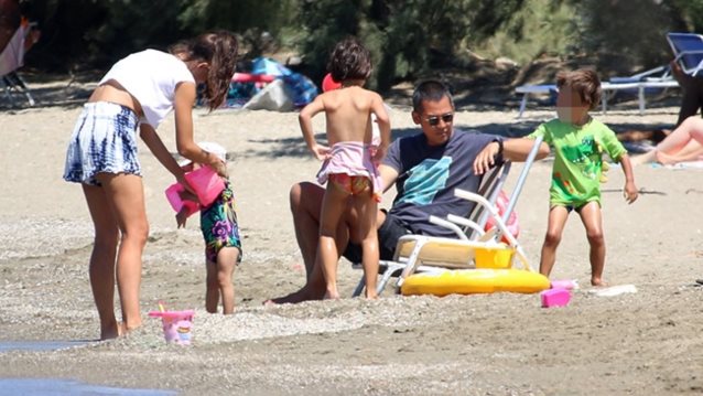 Ο Σωτήρης Κοντιζάς σε οικογενειακές διακοπές | Δείτε φωτογραφίες