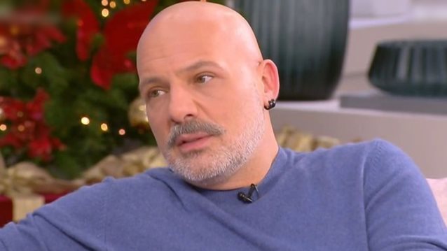 O Νίκος Μουτσινάς ξεκαθαρίζει τις φήμες για το τηλεοπτικό του μέλλον &amp; "αντιδρά" για τα ποσοστά τηλεθέασης