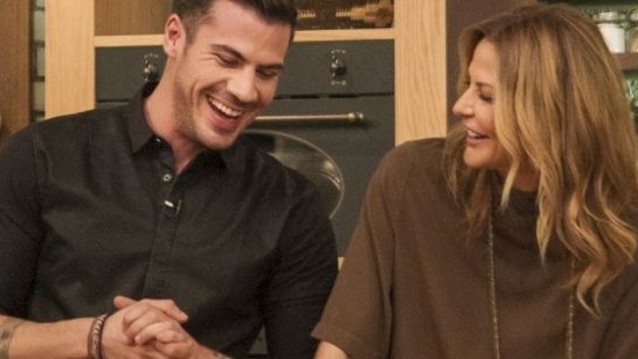 Άκης Πετρετζίκης: Η τηλεοπτική συνάντηση δύο χρόνια μετά το «Πρωινό mou»