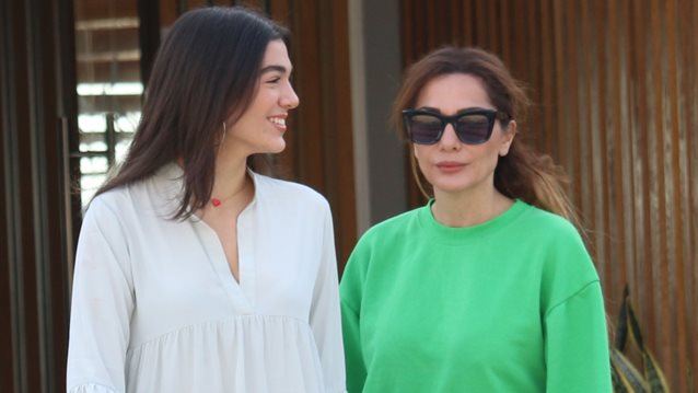 Δέσποινα Βανδή &amp; Μελίνα Νικολαΐδη σε χαλαρές στιγμές