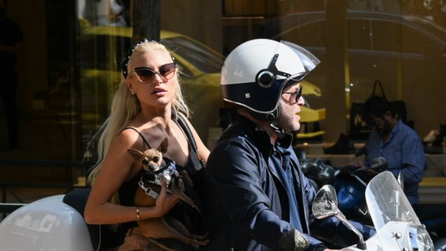 Αλεξάνδρα Παναγιώταρου &amp; Αριστομένης Γιαννόπουλος | Βόλτα στο κέντρο της Αθήνας για το πρώην ζευγάρι