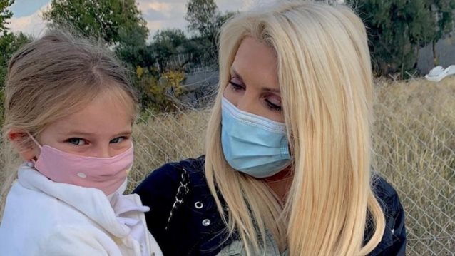 Η Μαρίνα έχει γενέθλια και η Ελένη Μενεγάκη το γιορτάζει!