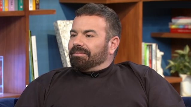 Βασίλης Καλλίδης: &quot;Παρέλυσε το πρόσωπό μου από το στρες - Μια μέρα ξυπνάς και είσαι έτσι&quot;
