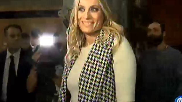 Ελεονώρα Μελέτη : Με φουσκωμένη κοιλίτσα στο πλευρό του Θοδωρή Μαροσούλη: Video