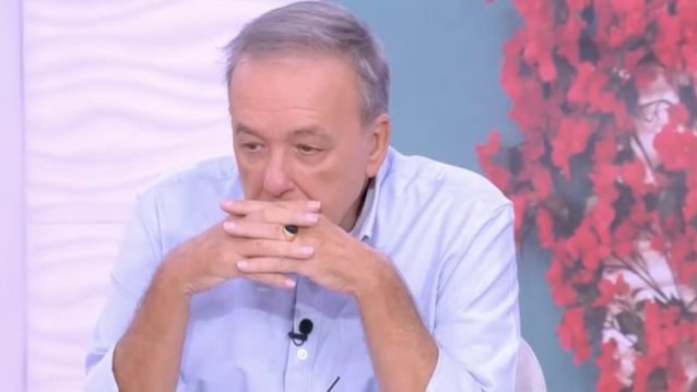 Ο Ανδρέας Μικρούτσικος κατά του Fipster: &quot;Τι λες, ρε μαγκάκο; Ποιος σου είπε ότι θα σε αναγκάσω να ξεβρακωθείς;&quot;