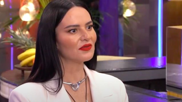 Άφωνη η Ζενεβιέβ στην πρεμιέρα του First Dates: &quot;Μου λένε ότι μοιάζω με τον Κιάνου Ριβς ή τον Χριστό&quot;