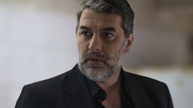 Aide-mémoire | H παρτενέρ του Μπισμπίκη στο &quot;Πόρτο Λεόνε&quot;, ο Σεφερλής &amp; το... έγκλημα της &quot;Αρχελάου 5&quot;