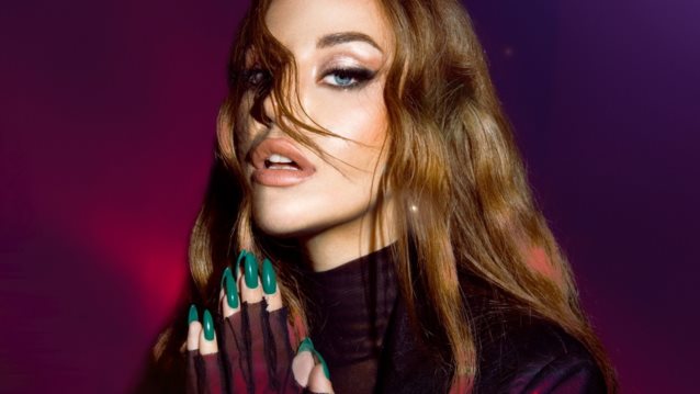 Ανδρομάχη | Αυτό είναι το νέο της τραγούδι μετά τον ντόρο της &quot;Παράλληλης αγάπης&quot;