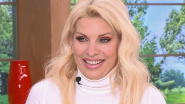 Ελένη Μενεγάκη: Το καναρίνι που την τρέλανε on air &amp; τα γέλια στο πλατό!