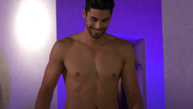 The Bachelor: Ο Παναγιώτης εμφανίστηκε με μαγιό στο spa &amp; οι γυναίκες του βγήκαν εκτός ελέγχου!