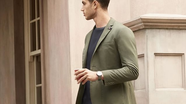 Γιατί το πράσινο, είναι το τρίτο κοστούμι κάθε αντρικής γκαρνταρόμπας
: Κι όμως, τόλμησε το!