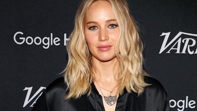 Jennifer Lawrence: Φόρεσε το πιο ρομαντικό φόρεμα στο πάρτι των αρραβώνων της

