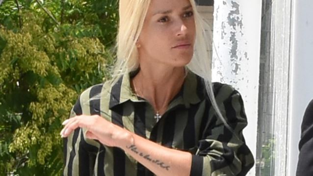 Βικτώρια Καρύδα: Ξέσπασε σε λυγμούς στη δίκη για τη δολοφονία του Γιάννη Μακρή: «Ήθελα να ήξερα τι σας δίνει τόση χαρά»