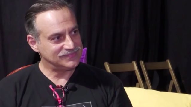 Ο Κρατερός Κατσούλης σχολιάζει τον Γιώργο Θαναηλάκη ως παρουσιαστή του Deal: &quot;Ενδιαφέρουσα και διαφορετική την επιλογή &quot;