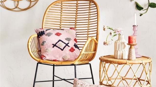 Η διαχρονική ομορφιά της ψάθας: 5 ντεκό αγορές για το σπίτι σου
