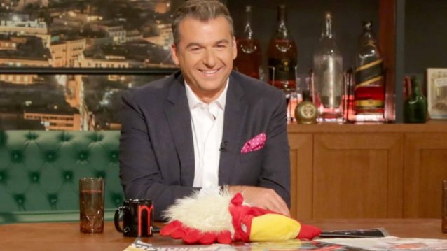 Γιώργος Λιάγκας: Το σαρκαστικό βίντεο-απάντηση στον Γρηγόρη Αρναούτογλου &amp; η «κότα» στο πλατό