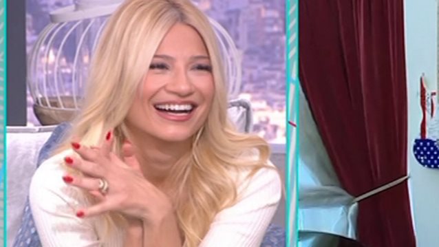 Video Of The Day: H Φαίη Σκορδά ρώτησε τον Λευτέρη Πανταζή αν μιλάει ακόμα με τον Gianni Versace