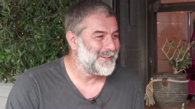 Η τρυφερή εξομολόγηση του Βασίλη Μπισμπίκη για τη Δέσποινα Βανδή: &quot;Η ζωή μου χρωστούσε έναν τέτοιο έρωτα&quot;